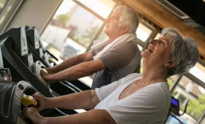 les personnes âgées d'exercice