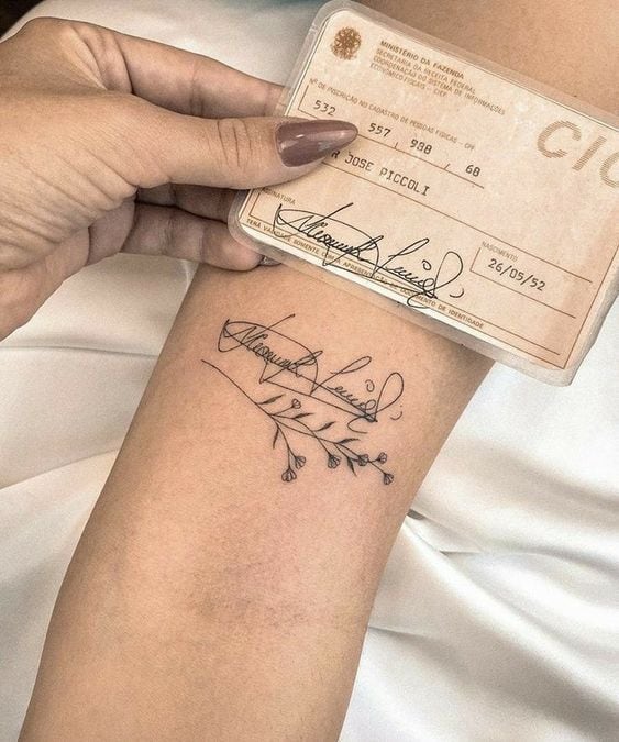 Tatuagens de assinatura de ideias. Créditos: Pinterest.