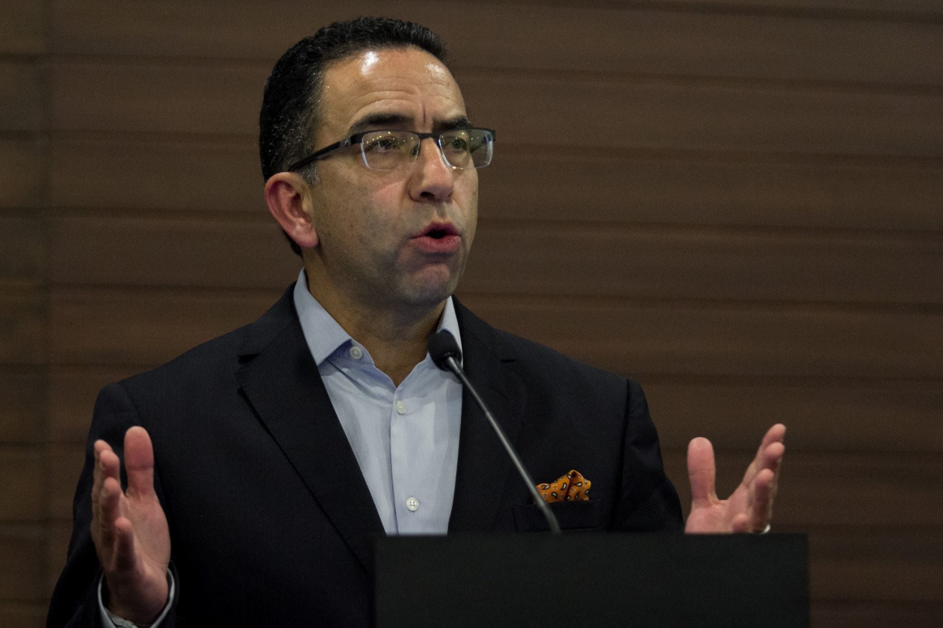 MEXICO, 21FÉVRIER2018.- Javier Lozano, porte-parole de la campagne de José Antonio Meade, a dirigé la conférence de presse pour annoncer la rupture totale des accusations portées contre Ricardo Anaya, candidat à la présidence de la coalition « Pour le Mexique au front », d'enrichissement illicite par le biais de sociétés écrans dans le État de Querétaro. Lozano Alarcón a appelé le candidat de la coalition à assumer la responsabilité de ses actes et à faire face à la justice correctement. 
PHOTO : GALO CAÑAS/CUARTOSCURO.COM