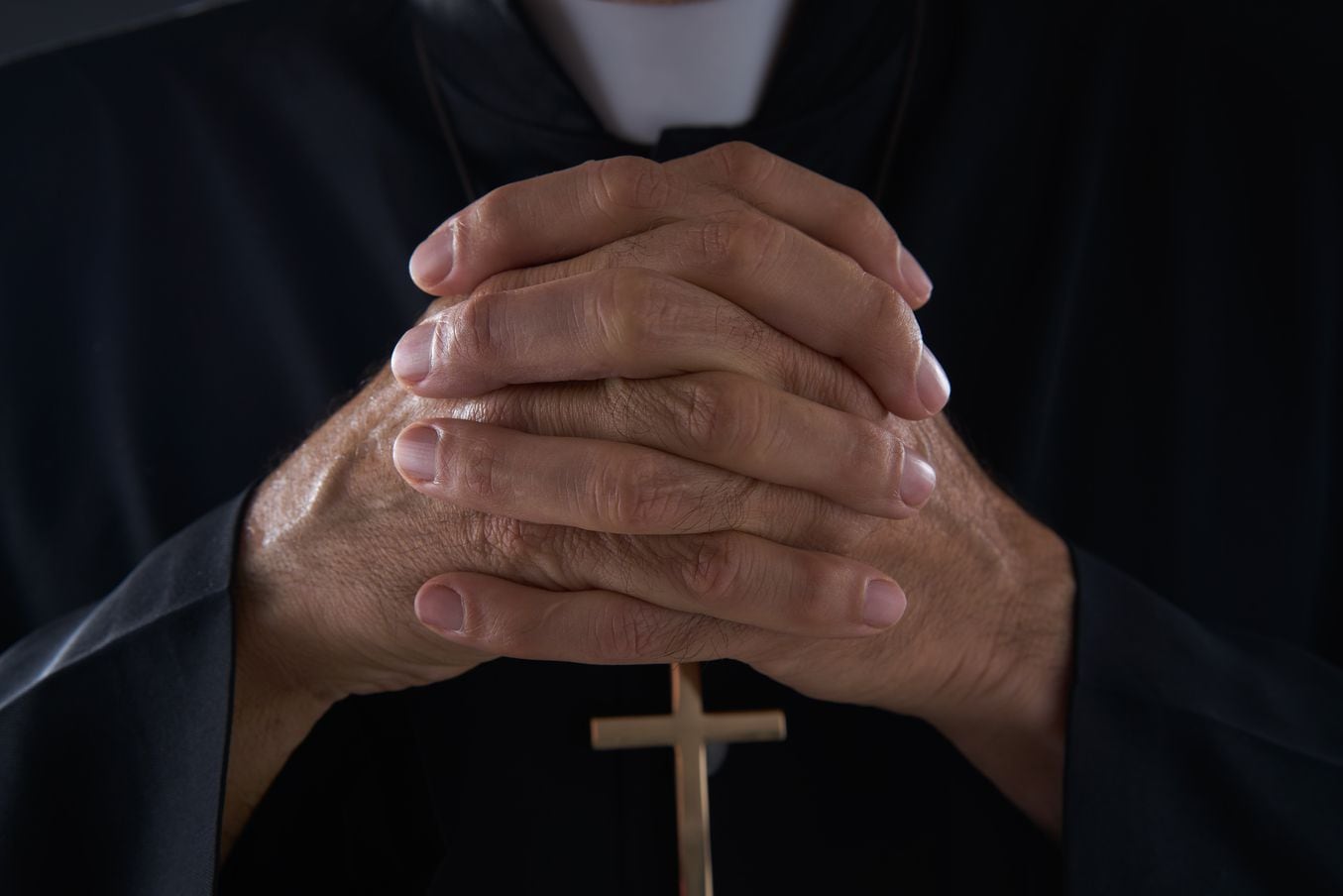 Violence sexuelle du prêtre