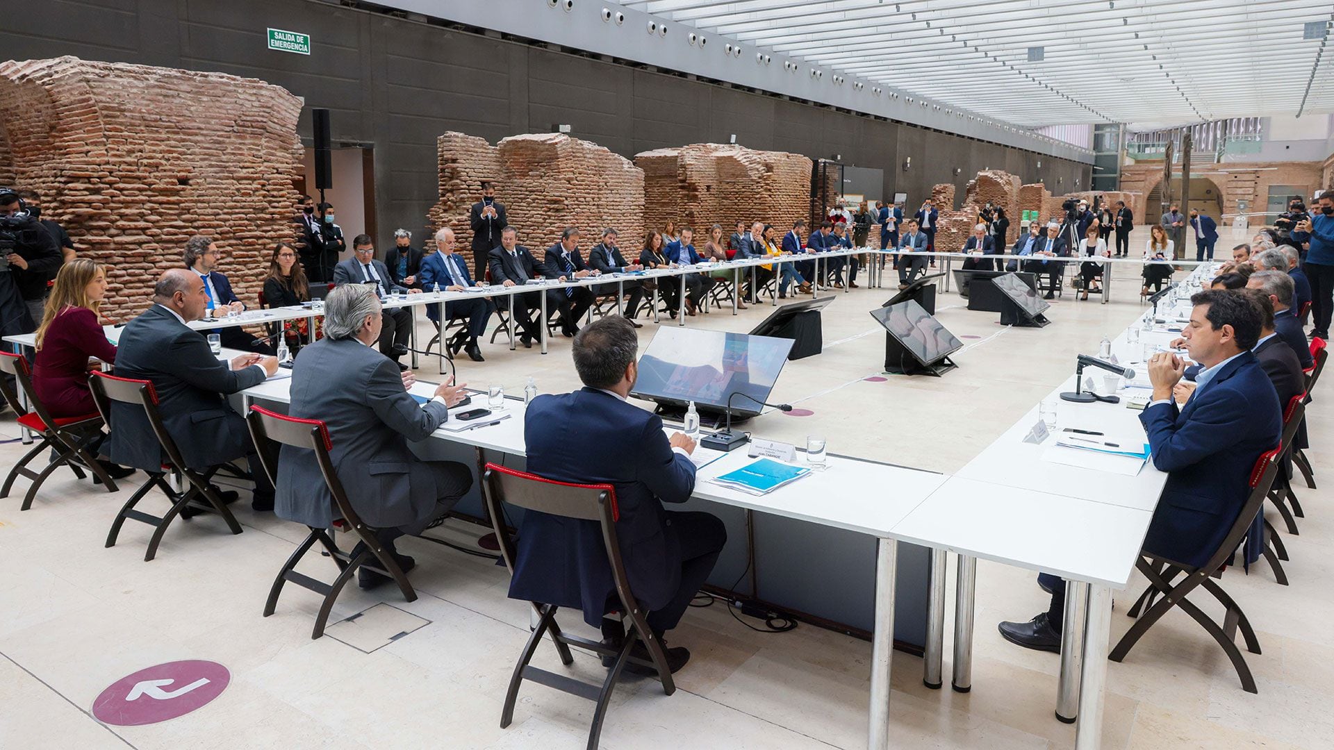 Alberto Fernández, riunione del gabinetto sui cambiamenti climatici