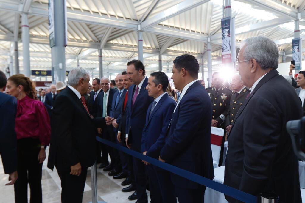 Mauricio Kuri and AMLO at the inauguration of AIFA