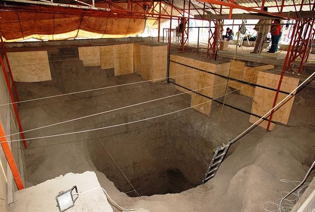 Tunnel découvert par l'INAH à Teotihuacán
